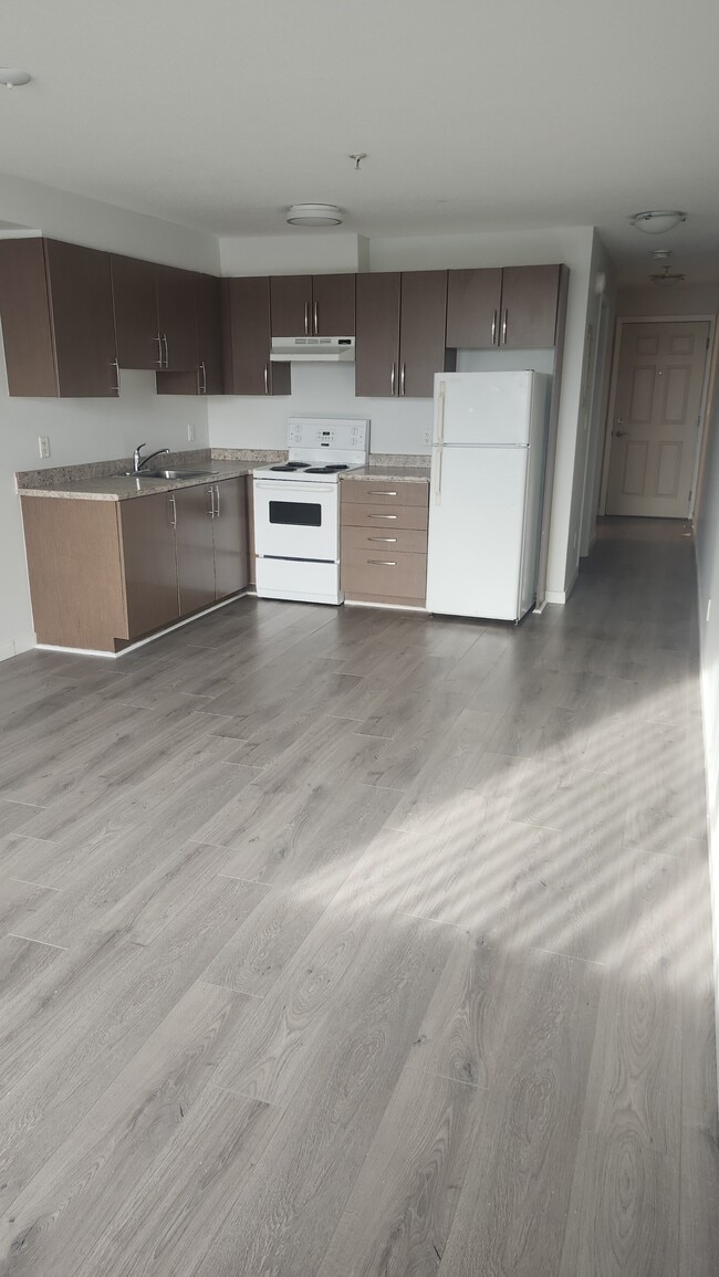 Photo - 3683 E Hastings St