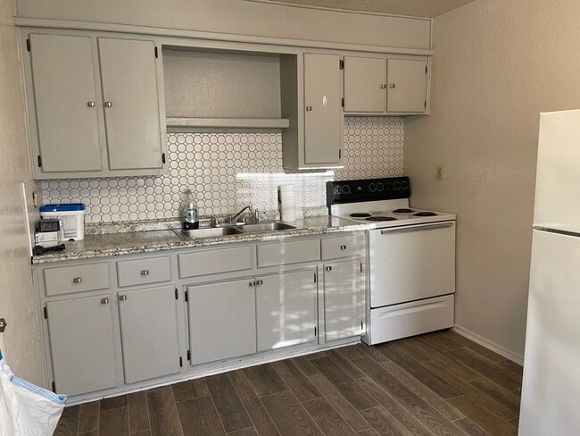 Photo - 1818-1812 NW Floyd Ave