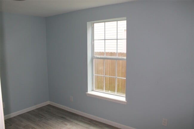 Building Photo - 1015 30th St Unit 1