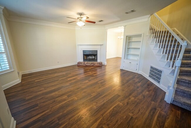 Photo - 825 Beard St