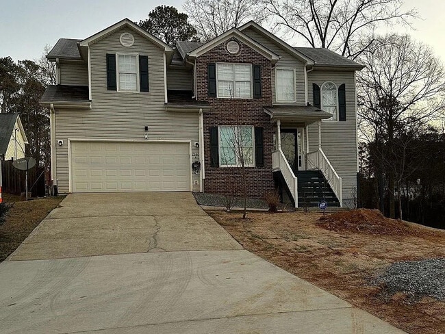 Photo - Room in House on Lakeview Rd