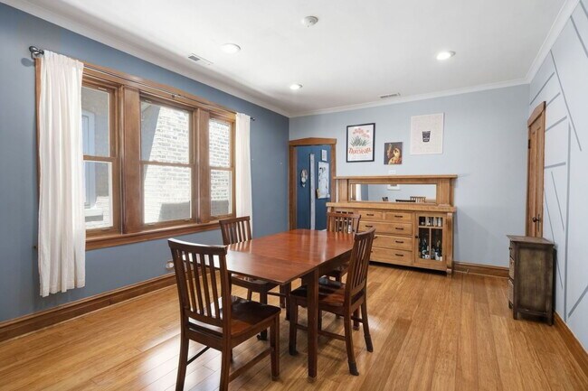 Photo - 2924 W Giddings St