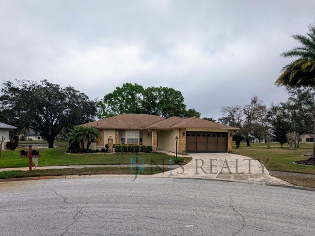 Adorable 55+ 2/2 on lakefront lot with NEW... - Adorable 55+ 2/2 on lakefront lot with NEW... Casa