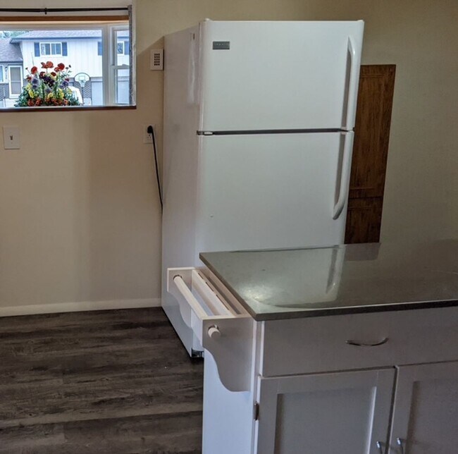 Photo - Tulip Way 4125-4127 Unit 4125