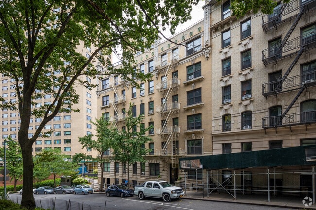 Photo - 552 Riverside Dr