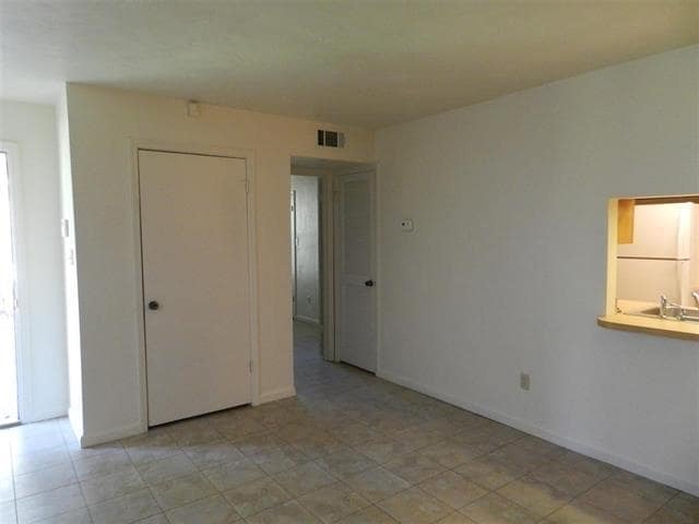 Building Photo - 1427 Charlotte St Rental