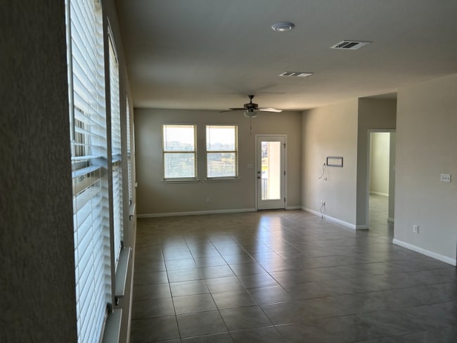 Photo - 109 Serpens St