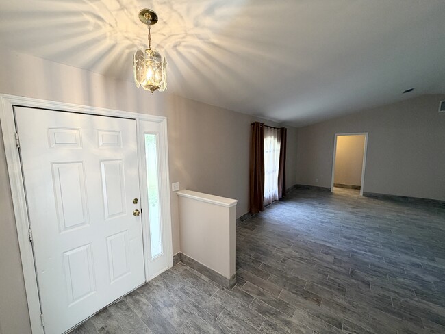 Photo - 64 Welling Ln