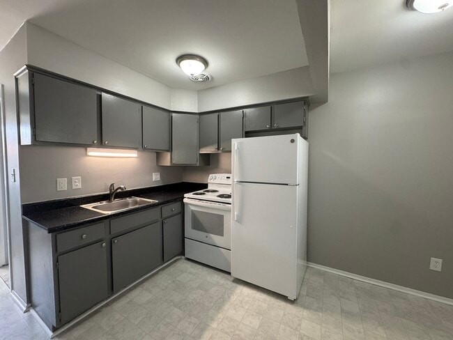 Photo - 4059 Longtin Ave