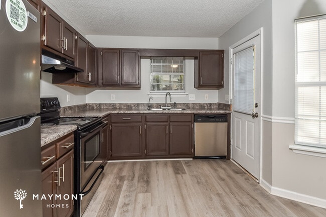 Photo - 505 Castlerock Ct