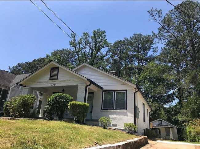 Photo - 123 Chicamauga Ave SW