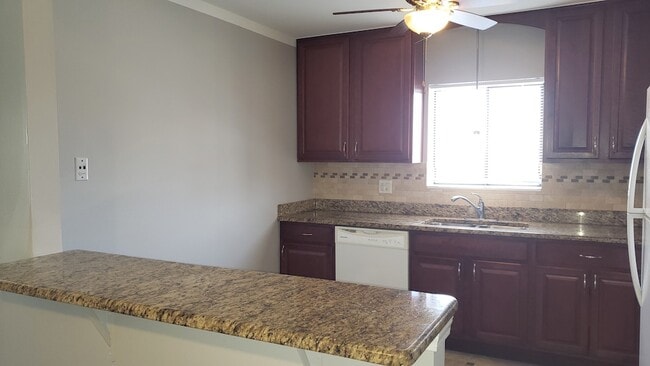 Photo - 1033 Spruce St Unit 3A