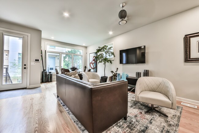 Photo - 6115 S University Ave Unit 4