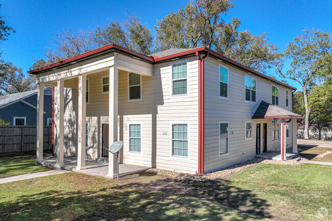 Front and side entry - Historic Mobberly Neighborhood Fourplex Apartments