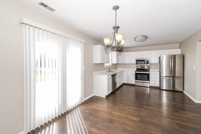 1099 Meadowview Ct