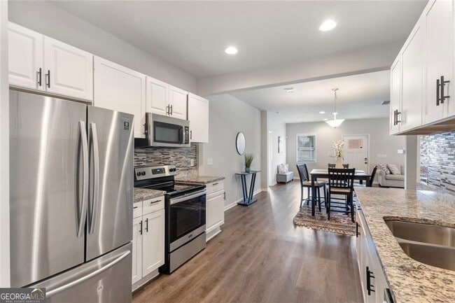 Photo - 1585 Archer St SW