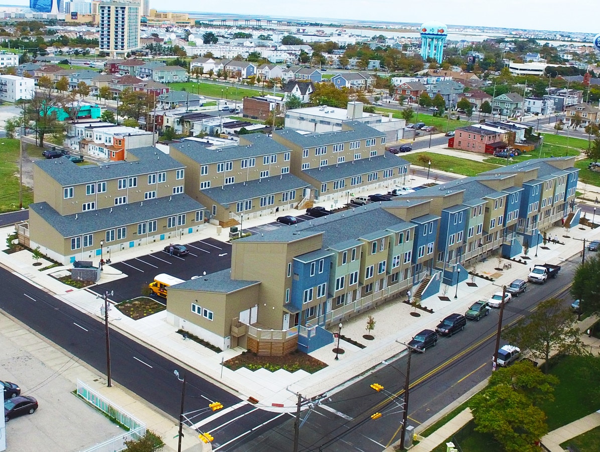 Photo - Connecticut & Carolina Crescent