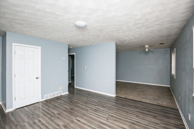 Photo - 3430 Holiday Ct