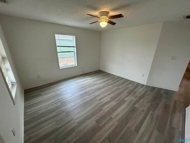 Photo - 2910 2nd Ave NW