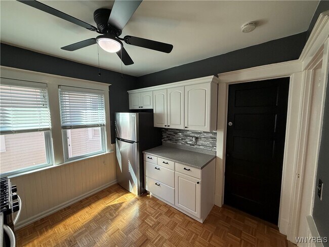 Photo - 95 Inwood Pl