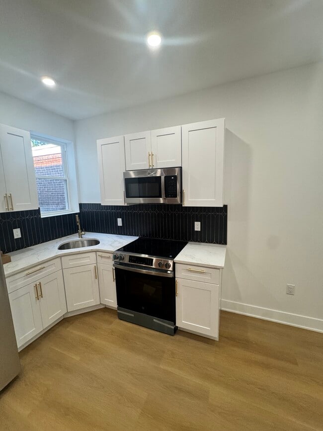 Building Photo - 1325 Kerbaugh St Rental
