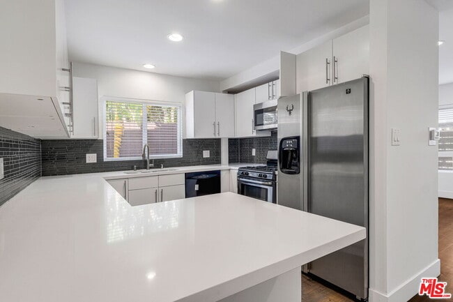 Photo - 1055 S Bedford St Unit 2