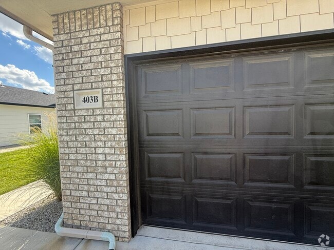 Building Photo - 403 SE 14th St Rental