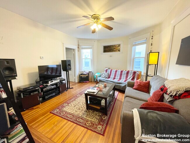 Building Photo - 14 Edison Grn Unit 1 Rental