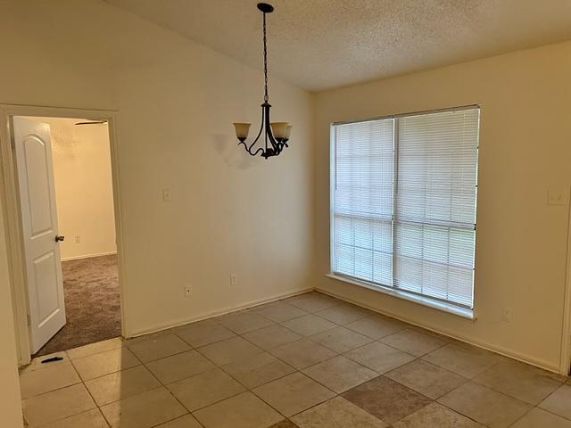 Photo - 403 E Hogan Dr