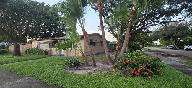 Building Photo - 502 N 70th Way Rental
