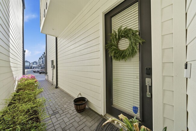 Photo - 5929 Haring Ln