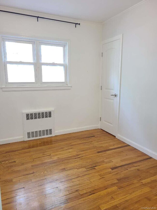 Photo - 64-73 Ellwell Crescent Unidad 1st Floor