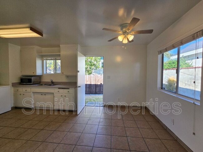 Photo - 2619 Mathews Ave Unidad #B