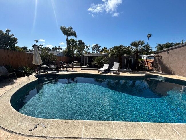 Photo - 3 Bed, 1 Bath in Clairemont with a Pool!