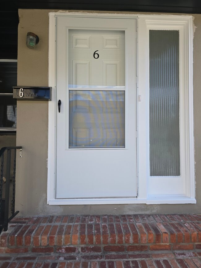 Building Photo - 2845 Spruce St Unit 6