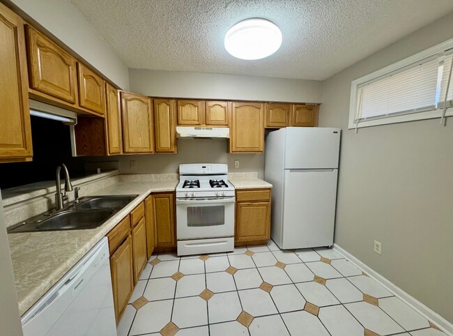 Photo - Freshly renovated 3 bedroom condo in Decatur