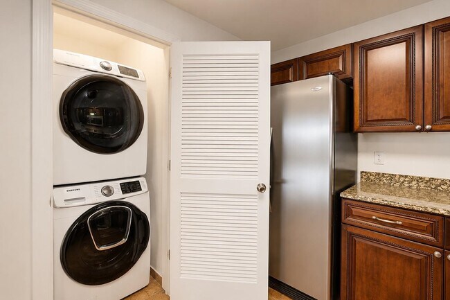 Photo - 135 38th St Unit 404