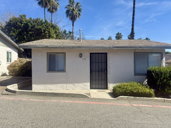 Building Photo - Single Level Cottage Near Downtown! Unit 318