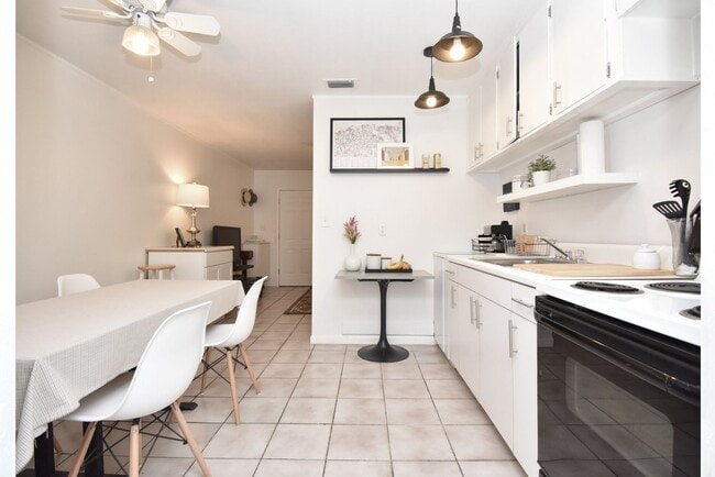 Photo - Very nice 2 bedroom 1 bath duplex!