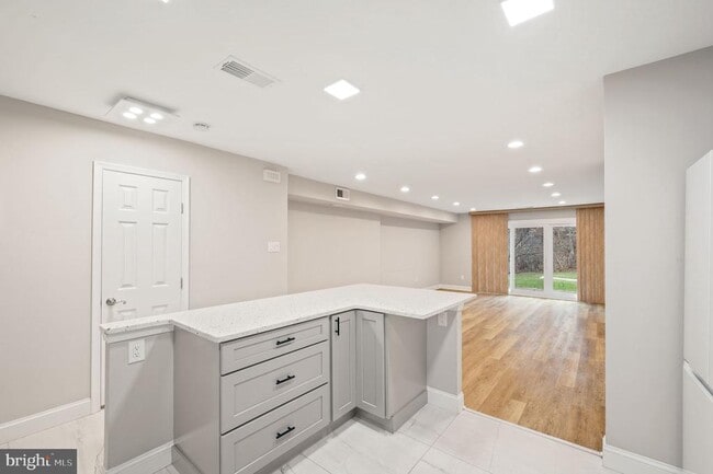 Photo - 124 Hampstead Dr