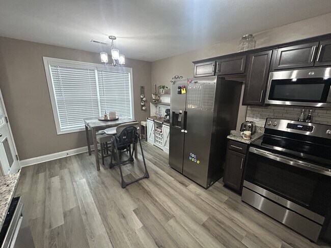 Photo - 513 Burgess CT