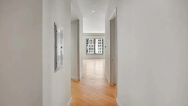 Photo - 75 Wall St Unit 24-M
