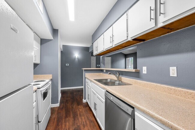 Photo - 7200 W T C Jester Blvd Unidad 1003