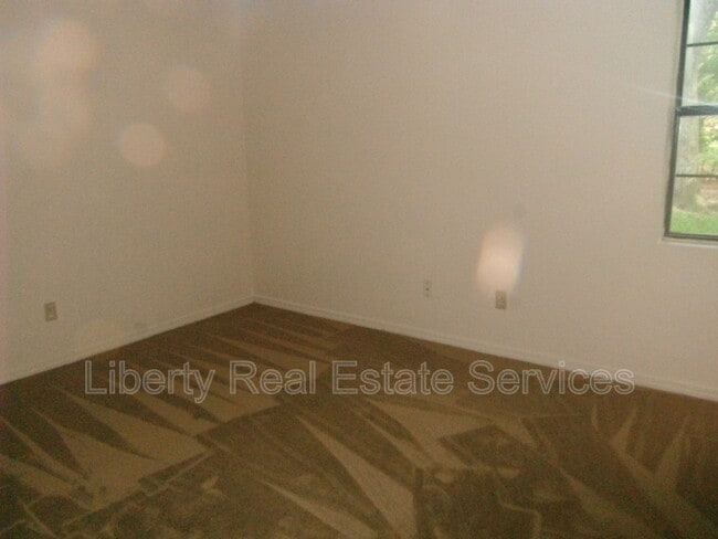 Photo - 707 Thornwood Way