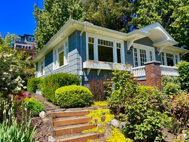 Main House - 707 Lake Washington Blvd S House