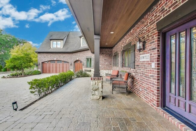 Photo - 23W711 Hobson Rd