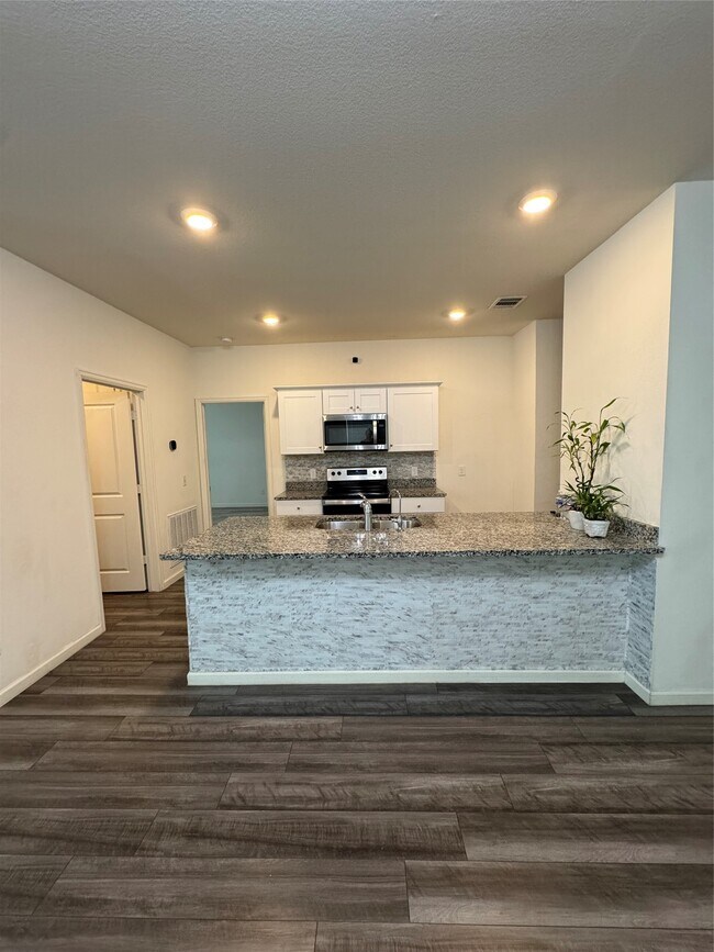 Photo - 1061 Long Bay Ct