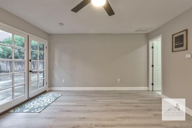 Photo - 1435 N Poplar Ave Unidad Back Studio