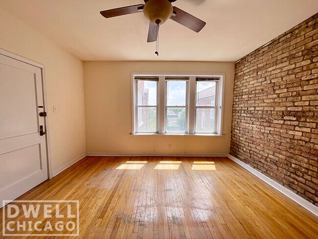 3044 W Wellington Ave Unit 1