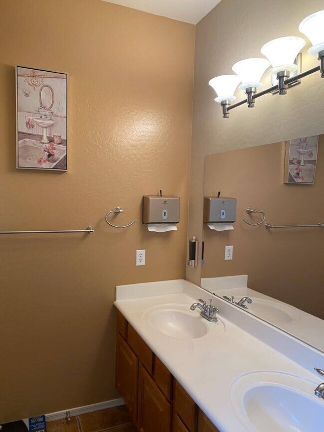 Photo - 8143 West Riverside Avenue Casa